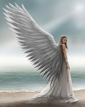 Ангел с большими крыльями на фоне моря
